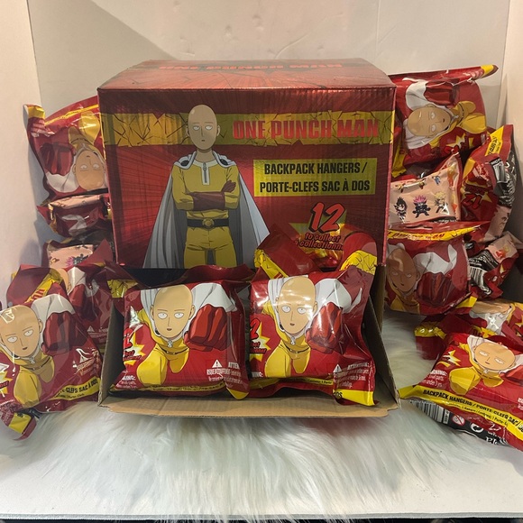 5 for 25 item! New ONE PUNCH MAN MYSTERY BAG BACKPACK HANGERS - Picture 1 of 3